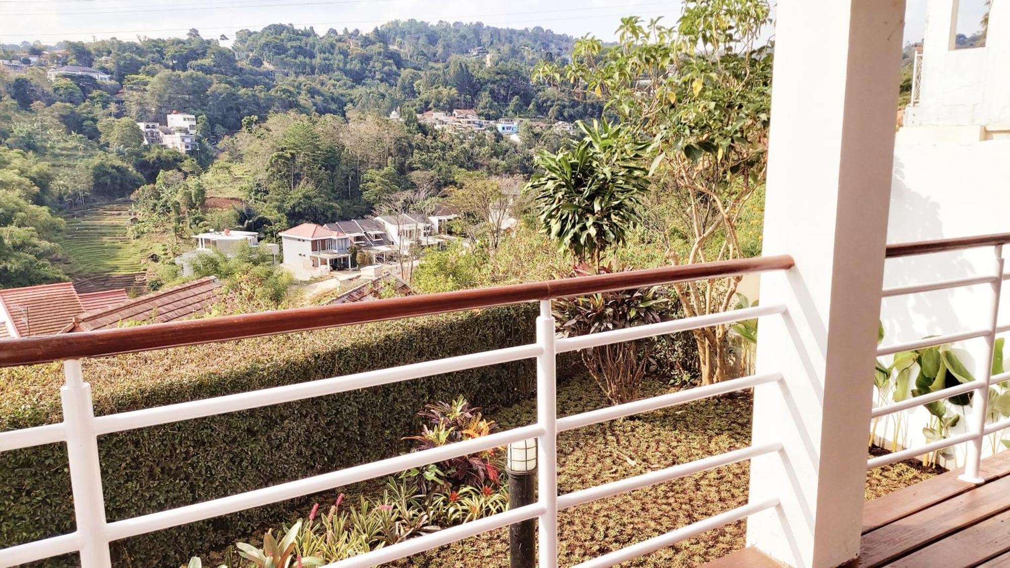 Villa Keluarga Syariah Mawar#9, Dago Resort, 3br Dengan View Pegunungan Dan Fasilitas Premium