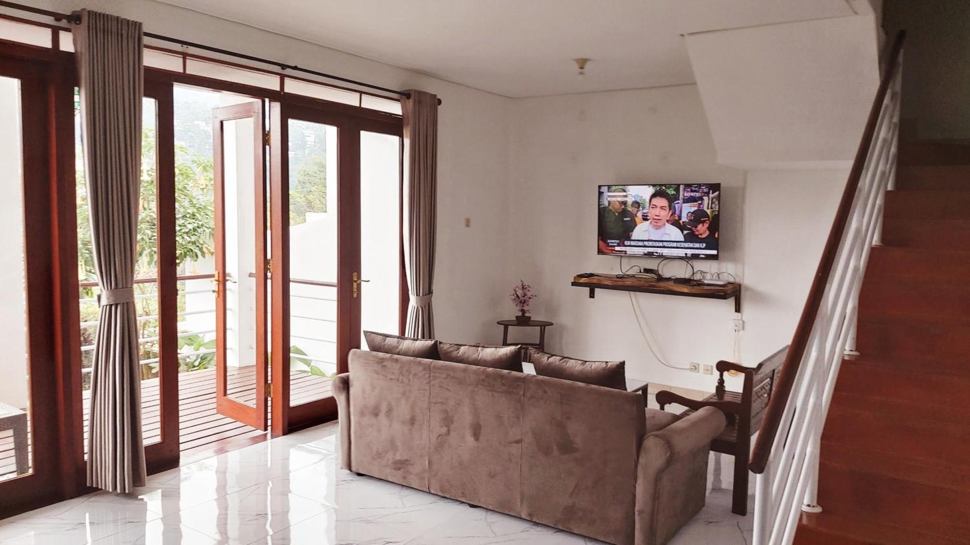 Keluarga Syariah Mawar#9, Dago Resort, 3br Dengan View Pegunungan Dan Fasilitas Premium Bandung