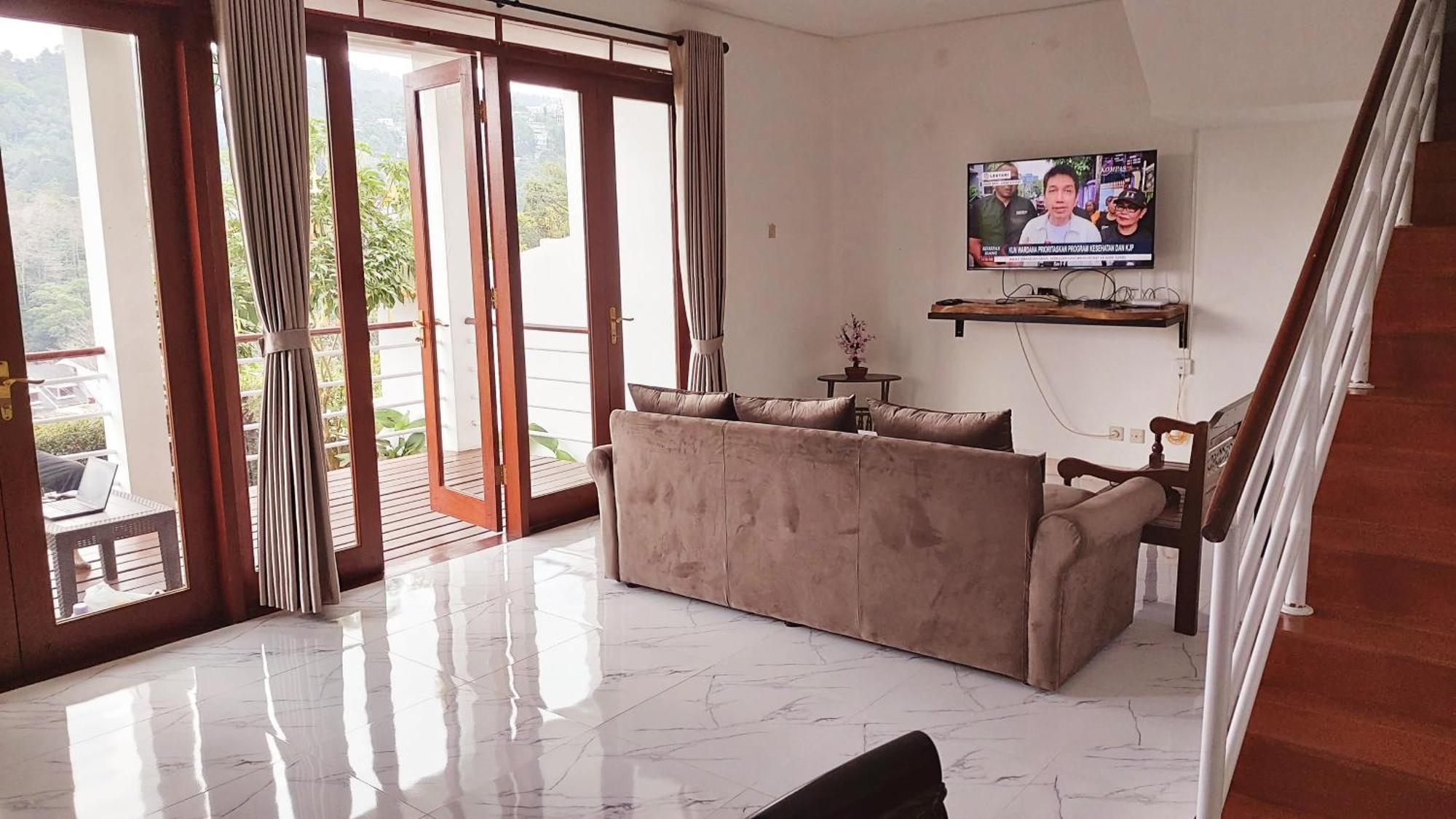 Villa Keluarga Syariah Mawar#9, Dago Resort, 3br Dengan View Pegunungan Dan Fasilitas Premium *
