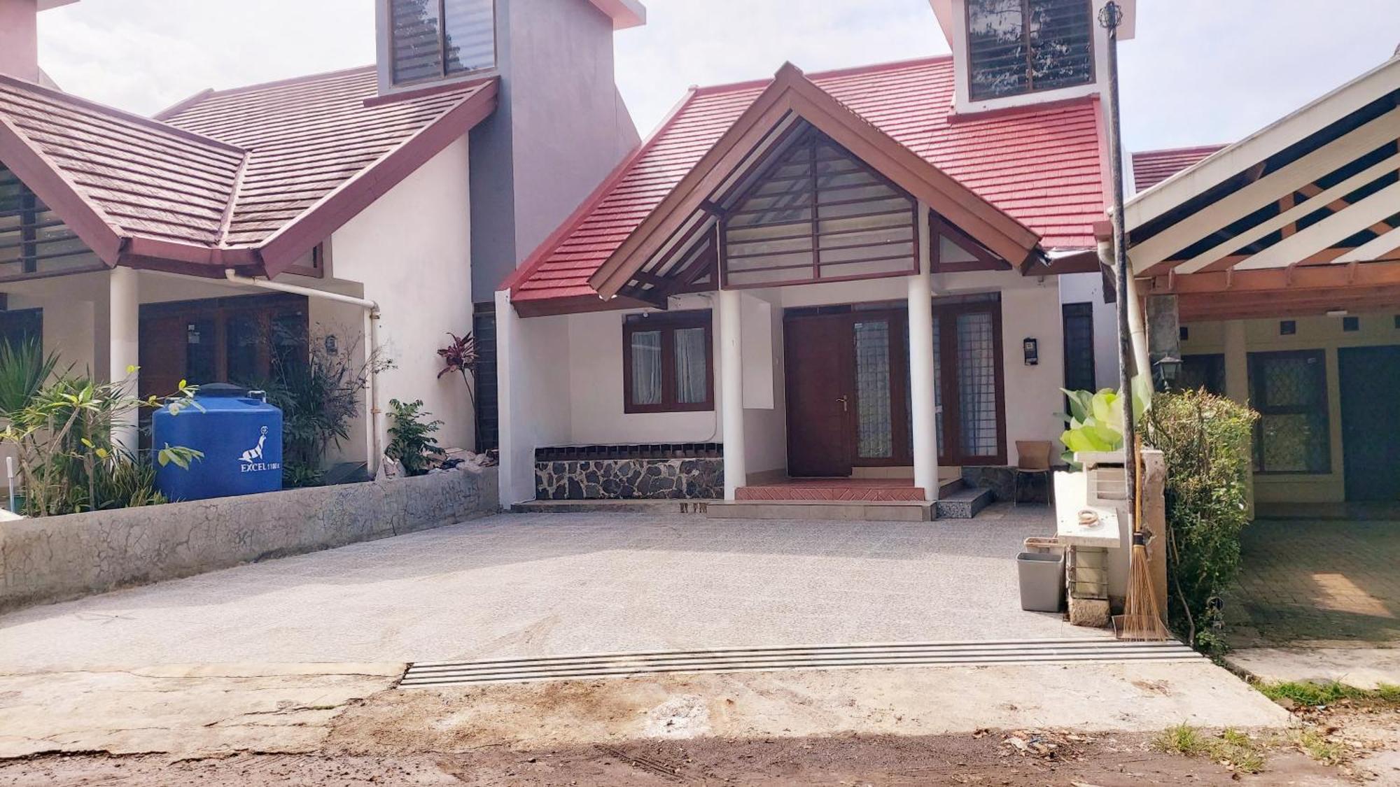 Villa Keluarga Syariah Mawar#9, Dago Resort, 3br Dengan View Pegunungan Dan Fasilitas Premium Bandung